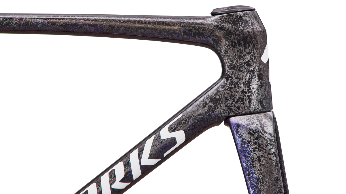 Gloss Carbon / Red to Blue Pearl / White