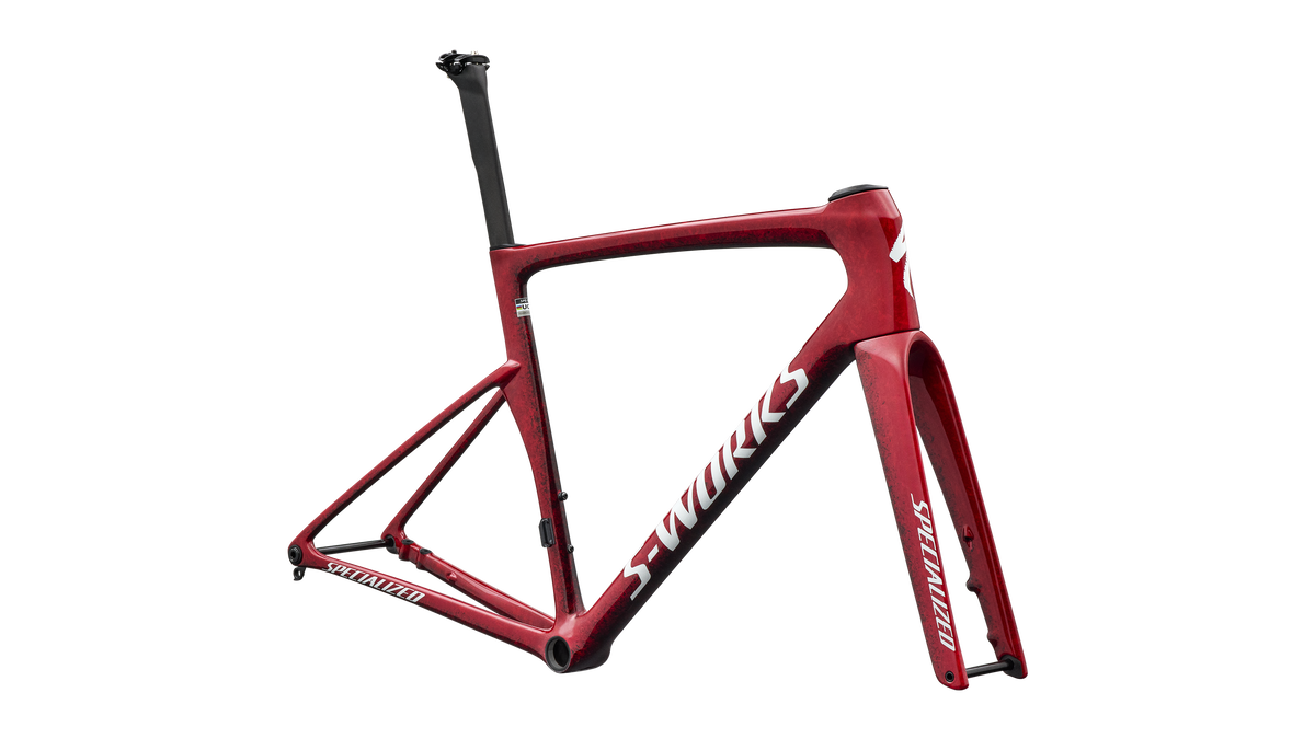 Gloss Vivid Red / Tarmac Black / White Silver Metallic
